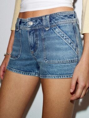 Reformation Jackie Stretch Low Rise 2.5 In Micro Jean Shorts Blue - Size 27
